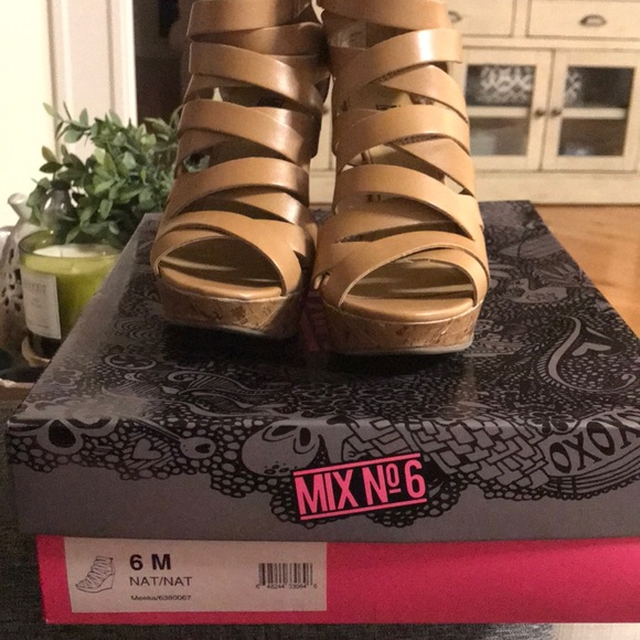 Tan wedges - Picture 4 of 4